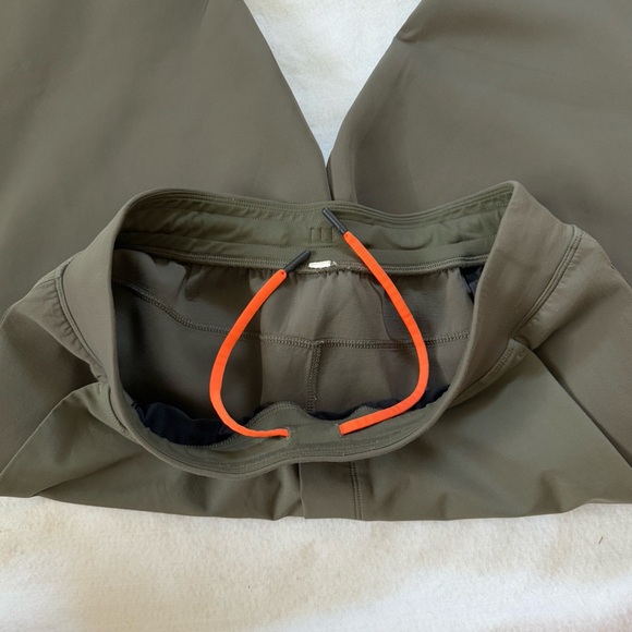 Lululemon men’s athletic slacks joggers flat front pockets olive green Large​ - Picture 6 of 12